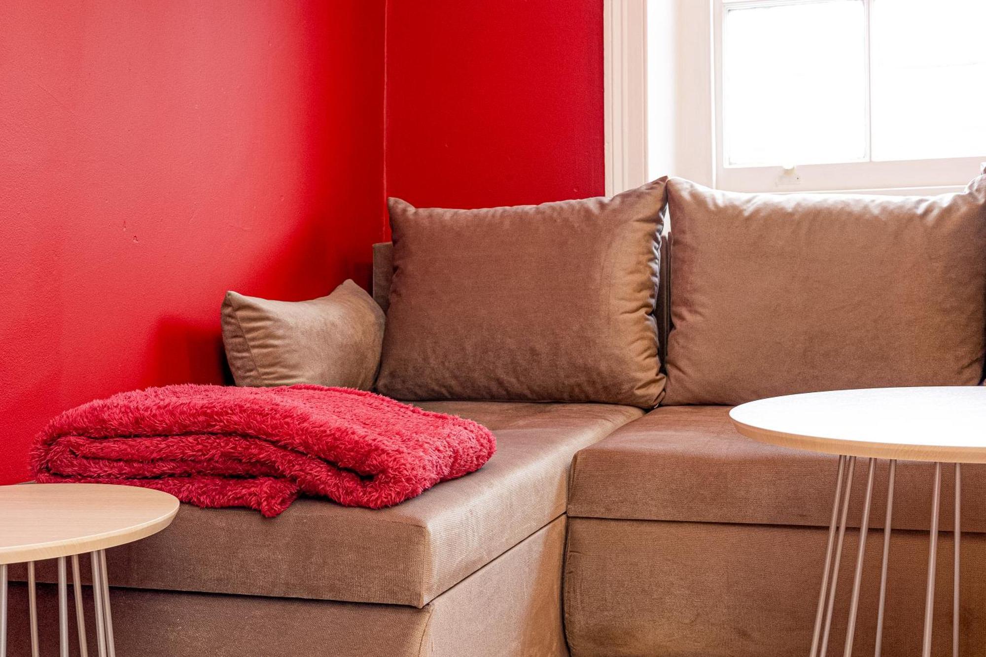 Appartamento Charming Two Bedroom In Camden Londra