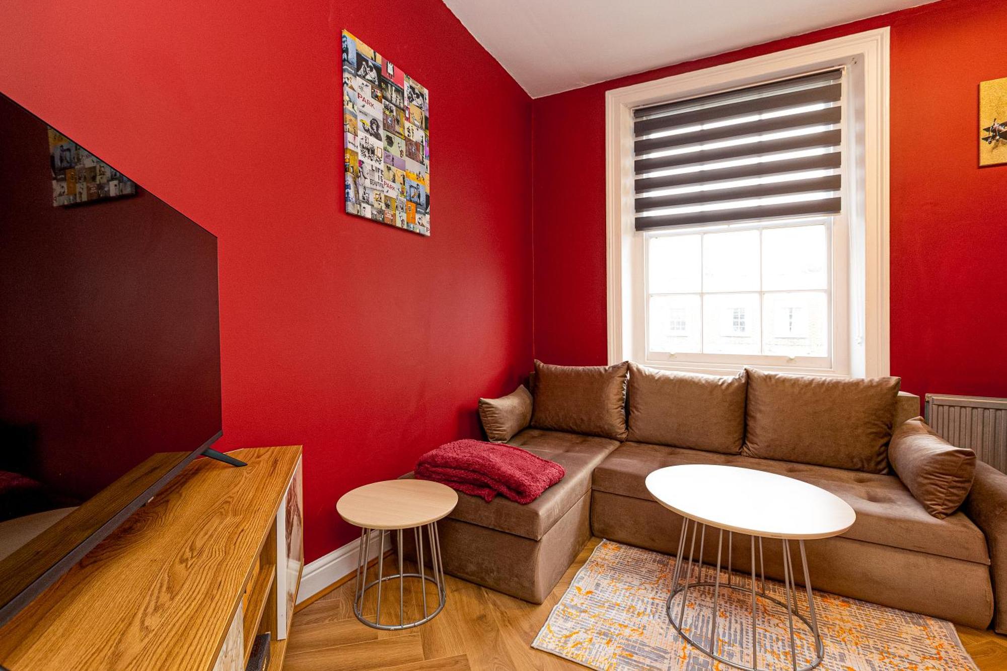 Charming Two Bedroom In Camden Londra