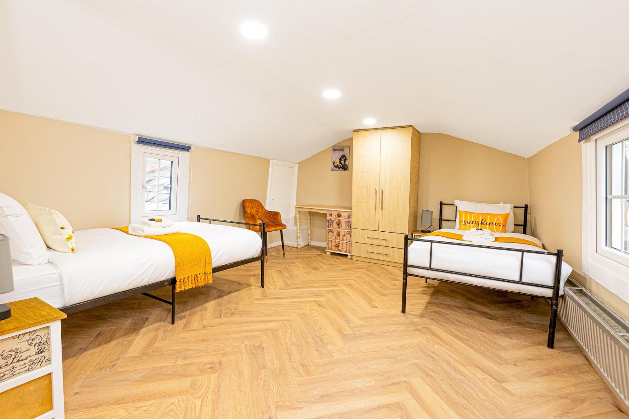 Charming Two Bedroom In Camden *