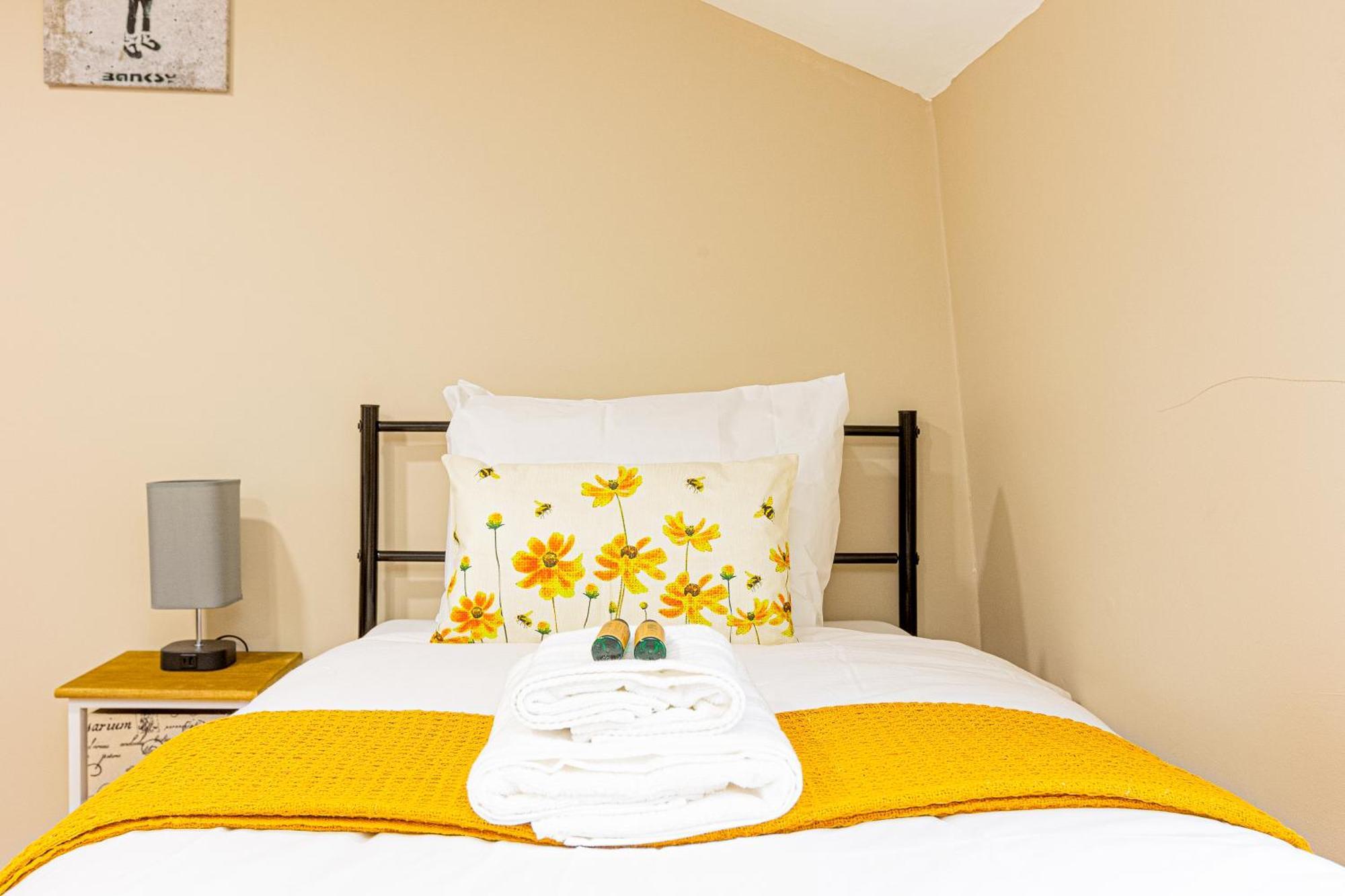 Charming Two Bedroom In Camden *