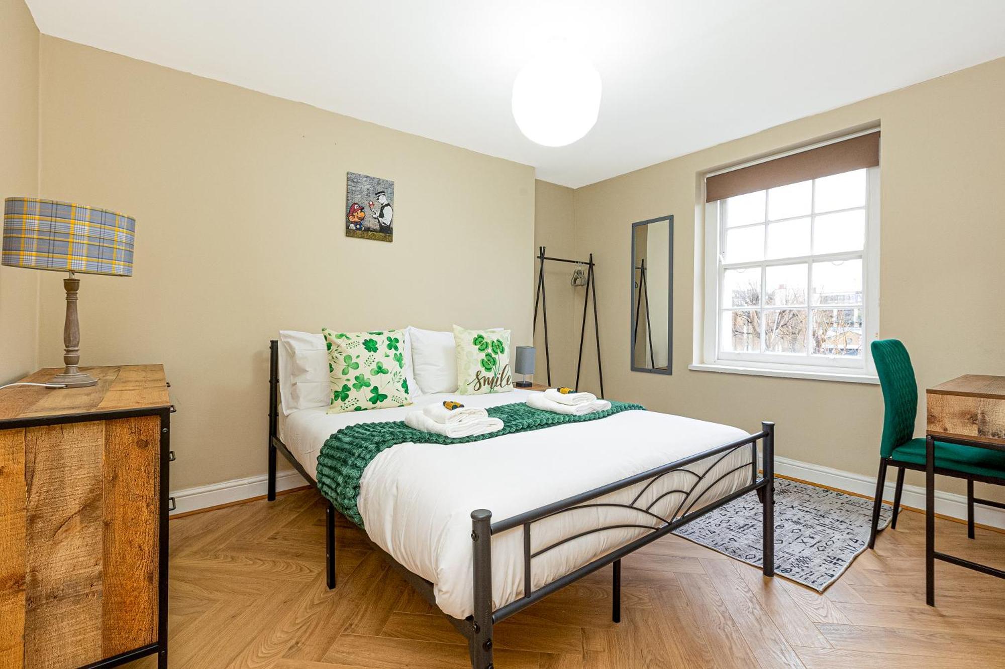 Charming Two Bedroom In Camden Londra